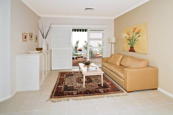 Immaculate Single Level Villa Picture 3