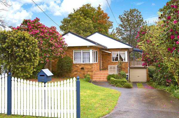 $680,000... Vendors Moving Interstate! Picture 1