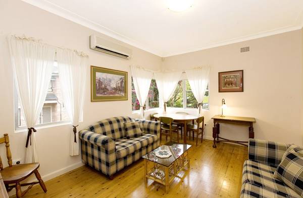 $680,000... Vendors Moving Interstate! Picture 2