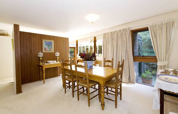Ideal first home or investment property
AND in the Killara High Zone.. Picture 3
