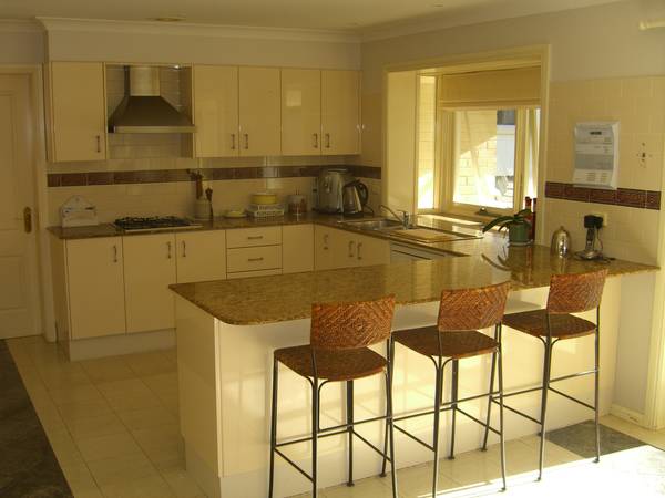 The Ultimate Family Entertainer! Picture 3