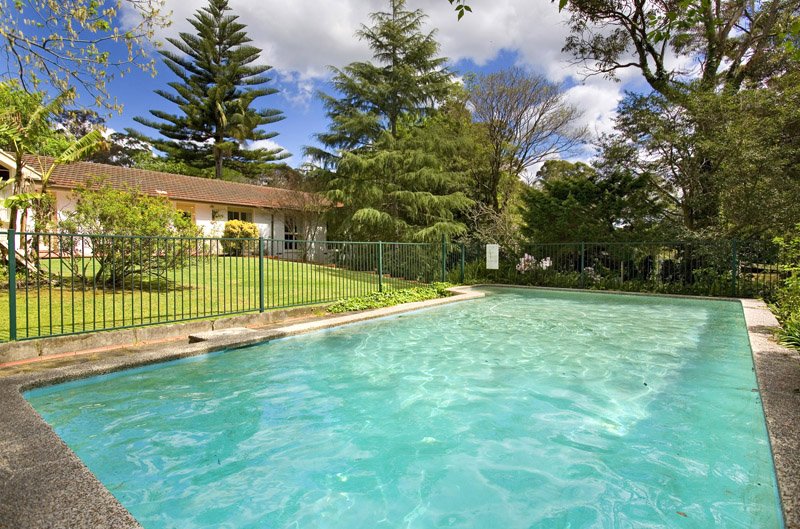 QUIET, PRIVATE FULL BRICK HOME Picture 2