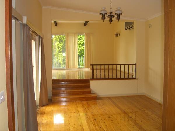 New Polished Floors Throughout! Picture 2