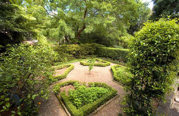 Bowral in Lindfield - Huge Park-Like Grounds 1454sqm Picture