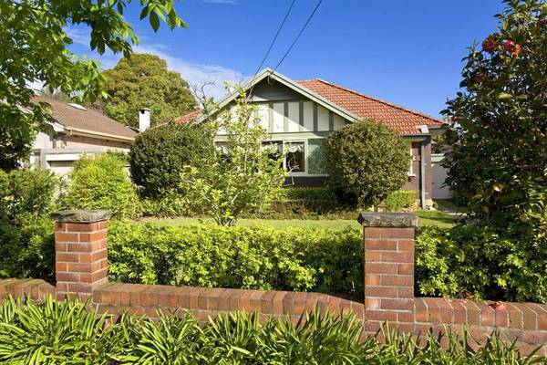 Elegance & Lifestyle..Open this Saturday 7th February. 10.00-10.30am Picture