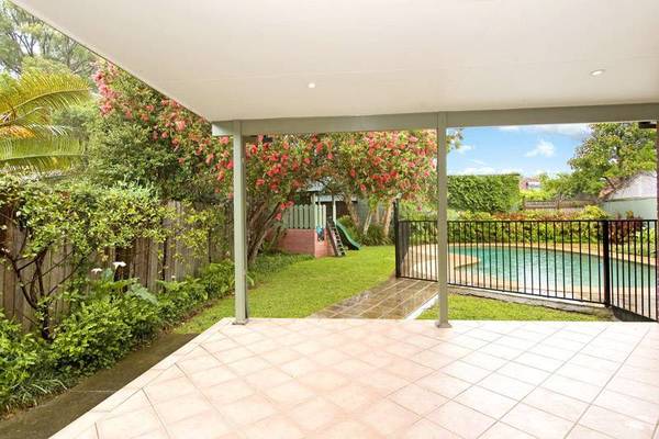 Elegance & Lifestyle..Open this Saturday 7th February. 10.00-10.30am Picture