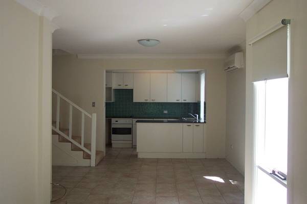 Light & Bright in a Great Location!! Picture