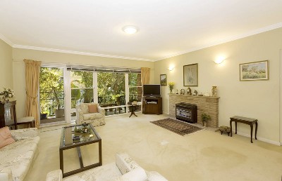 Mayfair House, beautiful older style, so well built ! Picture