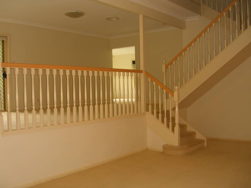 Lovely Family Home with New Carpet! Picture 3