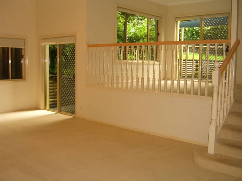 Lovely Family Home with New Carpet! Picture 2