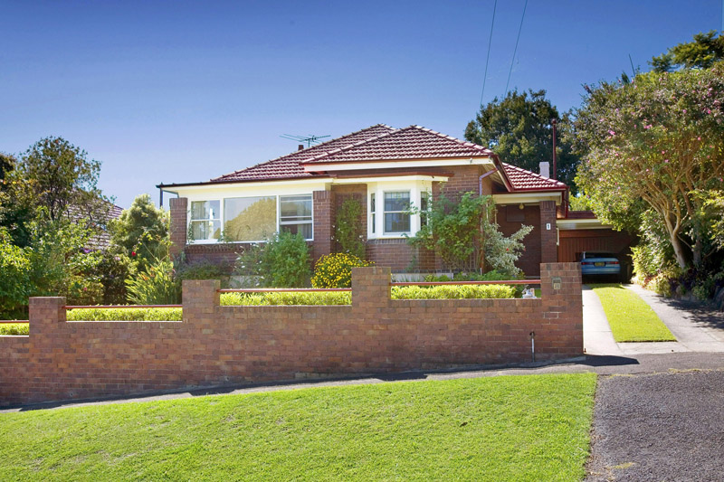 Beautiful Character Home with a Sunny North/East Rear Garden Picture 1