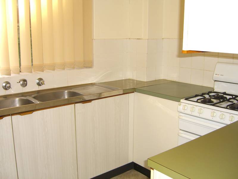 Cozy 2 Bedroom Unit! Picture 2