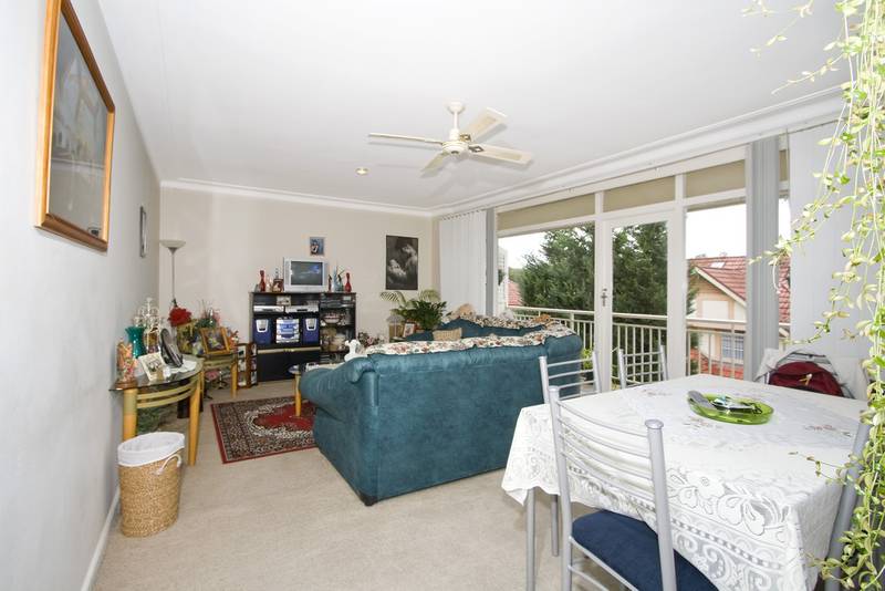 IDEAL INVESTMENT OR FIRST HOME Picture 3