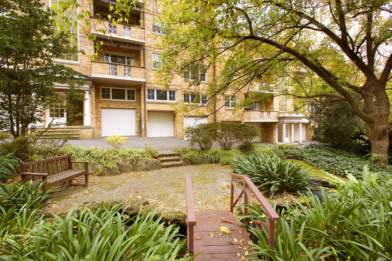 ELEGANT 3 BEDROOM APARTMENT, Picture 1