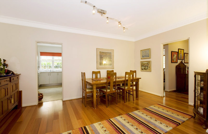 ELEGANT 3 BEDROOM APARTMENT, Picture 3