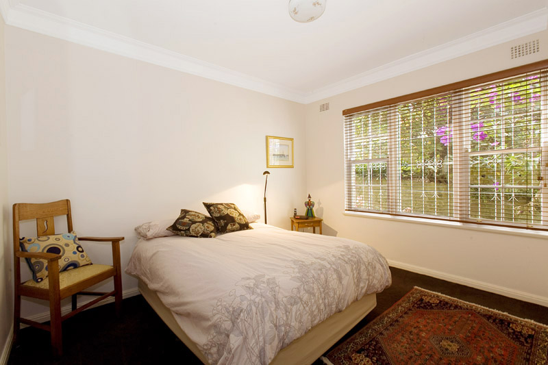 ELEGANT 3 BEDROOM APARTMENT, Picture 2