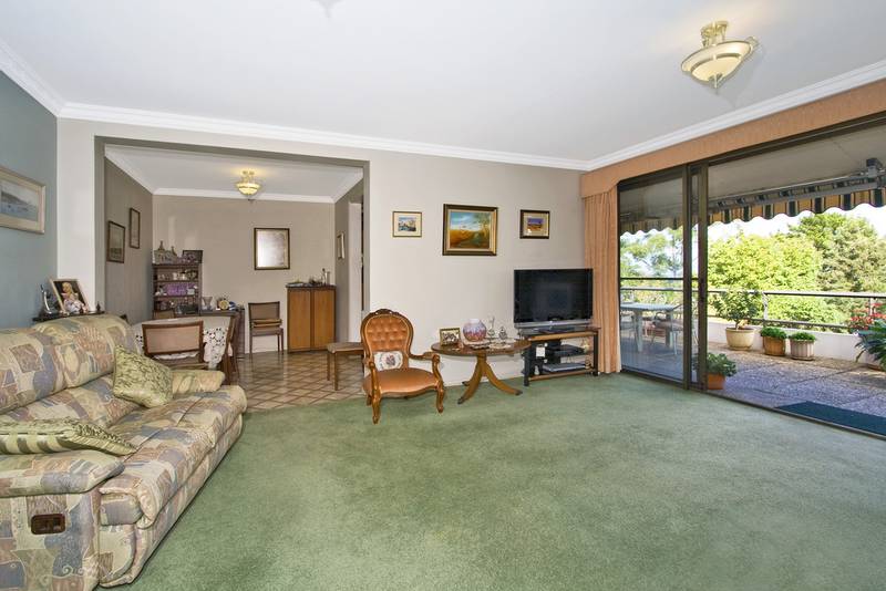 AVONLEIGH - UNIT LIVING AT ITS BEST! Picture 3