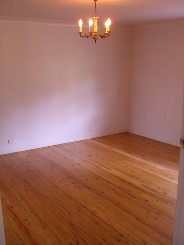 Huge Family Home!!! Picture 3