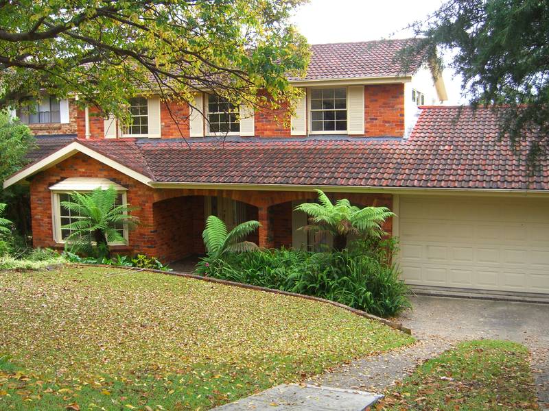 Huge Family Home with Brand New Kitchen!!! Picture 1