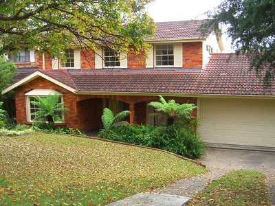 Huge Family Home with Brand New Kitchen!!! Picture