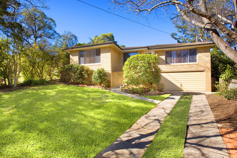 AUCTION this Saturday 29th at 10.00am On-site..Stop Dreaming! Start Living! Picture 1