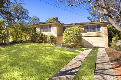 AUCTION this Saturday 29th at 10.00am On-site..Stop Dreaming! Start Living! Picture