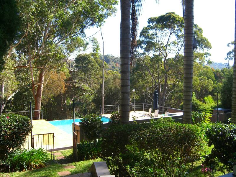 Wonderful Two Storey Home In Convenient Location! Picture 3