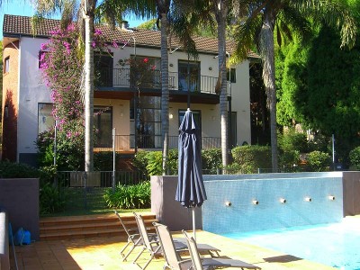 Wonderful Two Storey Home In Convenient Location! Picture