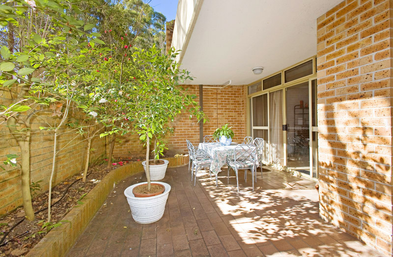 Close To Everything... Ground Floor Unit! Picture 3