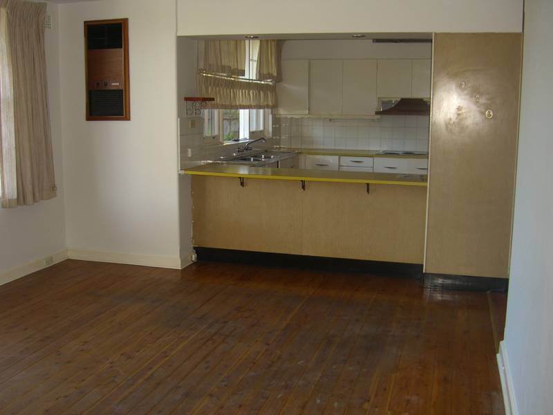 Short Term 6 Month Lease!!! Picture 3