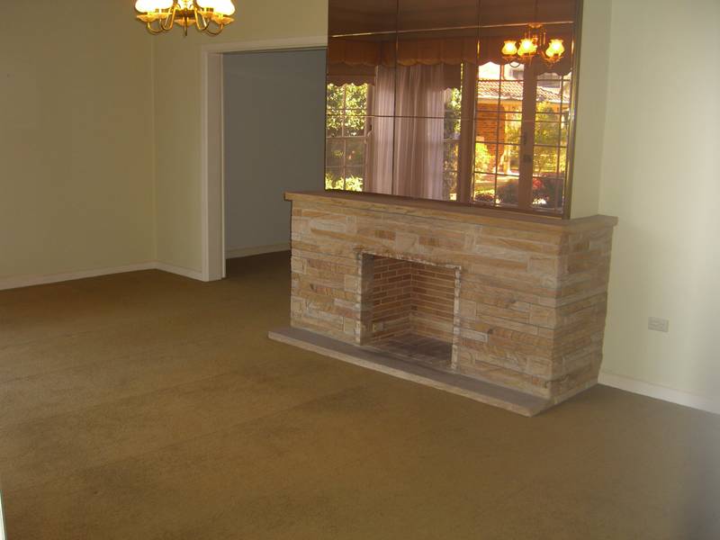 Short Term 6 Month Lease!!! Picture 2