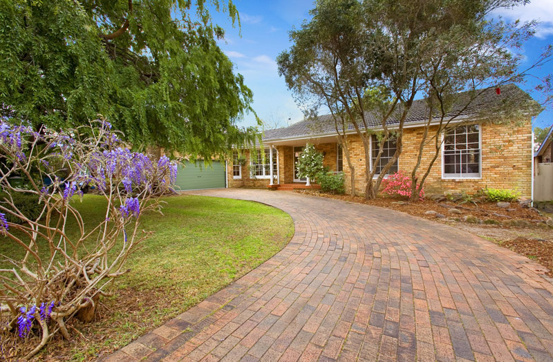 FINE FAMILY LIVING Picture 1