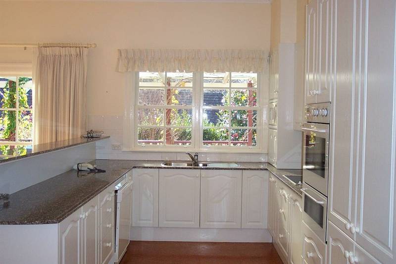 Minutes Walk To Killara Station! Picture 2