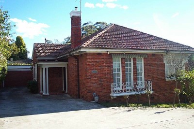 Minutes Walk To Killara Station! Picture