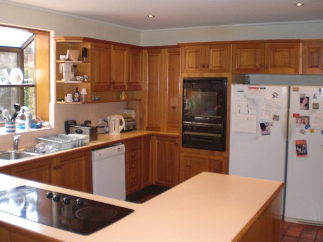 PRICED TO GO - SO CLOSE TO EVERYTHING!!! Picture 2