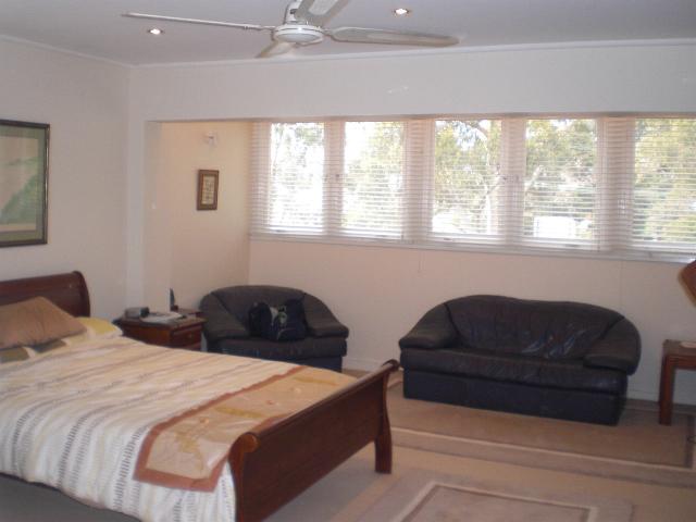 PRICED TO GO - SO CLOSE TO EVERYTHING!!! Picture 3