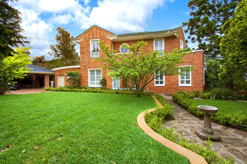 Modern Charm & Character... Blue Ribbon Locale! Picture 1