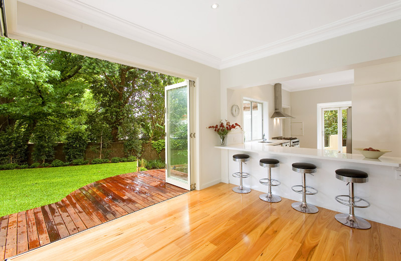 Modern Charm & Character... Blue Ribbon Locale! Picture 3