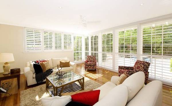 Stylish executive living in a quiet cul de sac for your growing family Picture 1