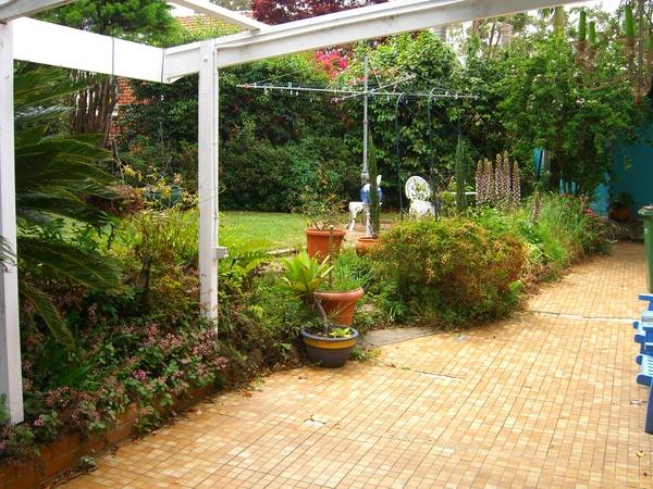 Single Level Living! Picture 3