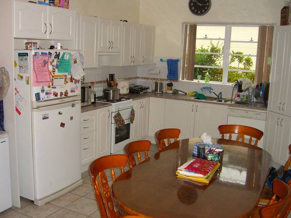 Well Located Family Home! Picture 2