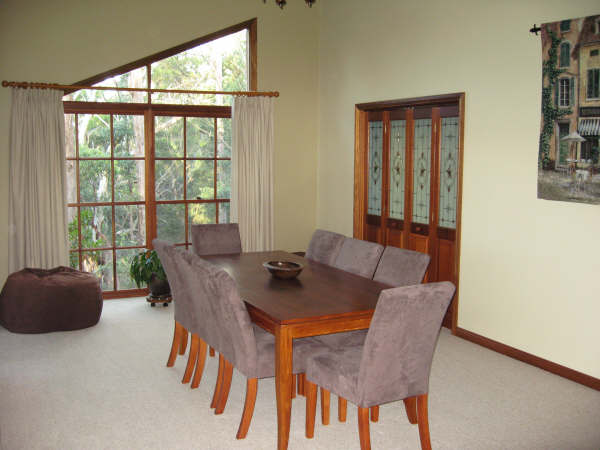 Modern 2-storey Family Home With Bush Outlook!! Picture 3