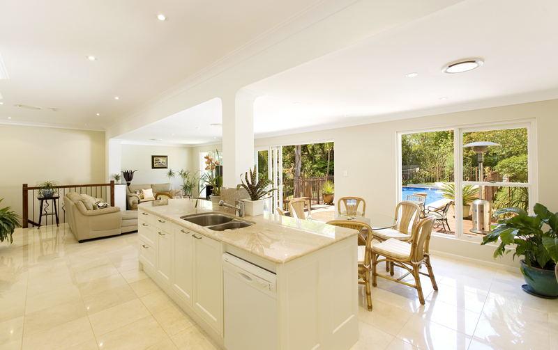 Double Brick Beauty In Fantastic Location! Picture 2