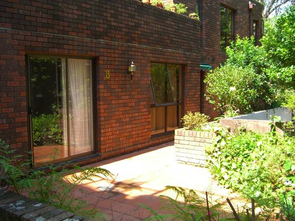 Central Location with Peaceful Surrounds!! Picture 2