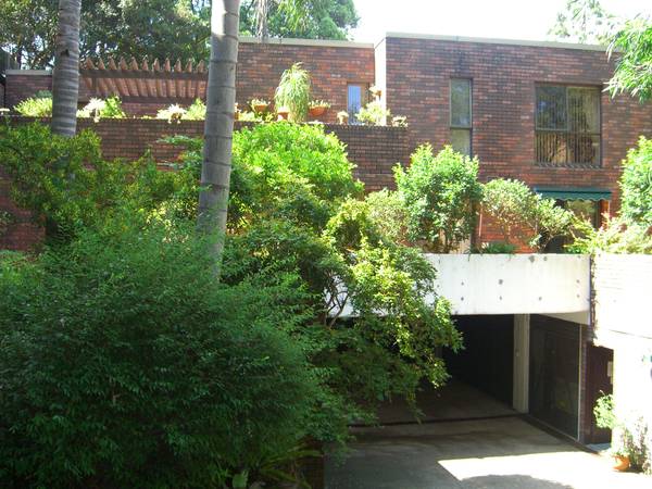 Central Location with Peaceful Surrounds!! Picture 3