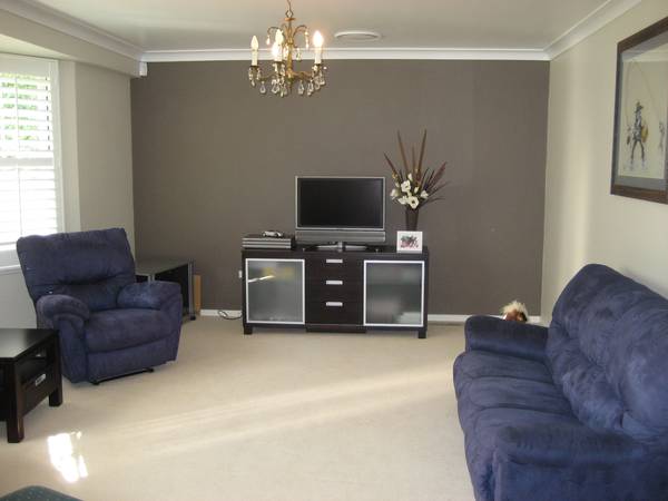 Beautiful Family Home! Picture 3