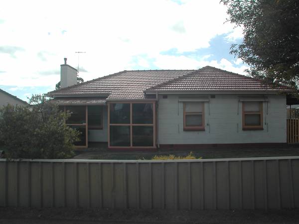 Big Block in Great Location Picture 1