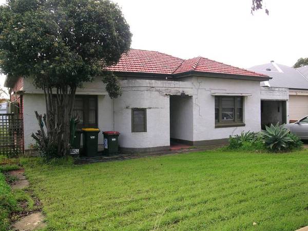 Fabulous Location - Development Potential Picture 1