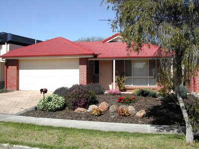 YOUR CONVENIENCE & COMFORT ASSURED - DOUBLE GARAGES! Picture