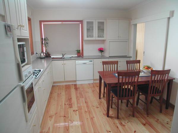 SOLID BRICK FAMILY HOME ON 1200SQM Picture